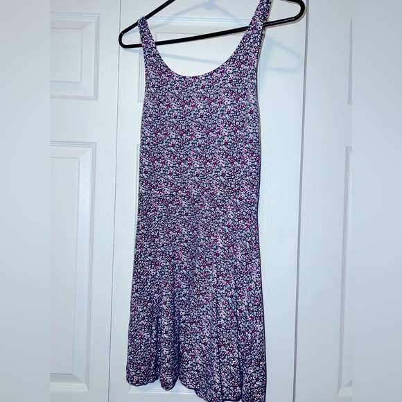 ADORABLE sun dress with an open back and swoop neck line - Picture 1 of 2